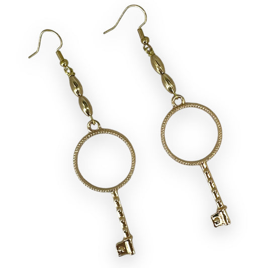 JANET - Gold Key Dangle Earring